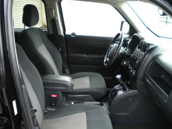 13 Jeep Patriot Latitude edition 4X4 SUV Sunroof 1 Year Warranty for sale in Hampstead, NH – photo 9