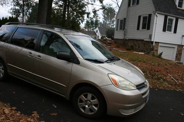 2004 Toyota Sienna LE - cars & trucks - by owner - vehicle... for sale in New Britain, CT – photo 7