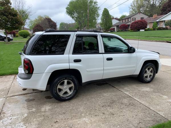 2006 Chevy Trailblazer LS 4WD SUV for sale in Youngstown, OH – photo 3