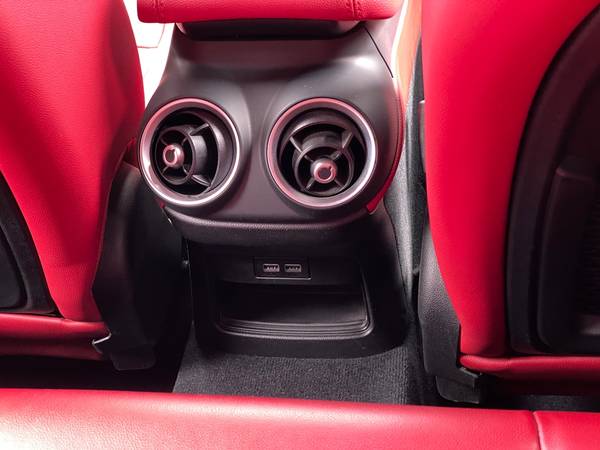 2018 Alfa Romeo Stelvio Sport SUV 4D hatchback Gray - FINANCE ONLINE... for sale in Long Beach, CA – photo 18
