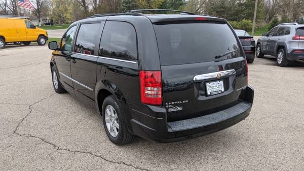 2010 Chrysler Town Country 4dr Wgn Touring - - by for sale in Oconomowoc, WI – photo 5