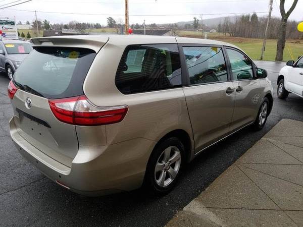 2015 Toyota Sienna L FWD 7-Passenger V6 for sale in Newport, VT – photo 6