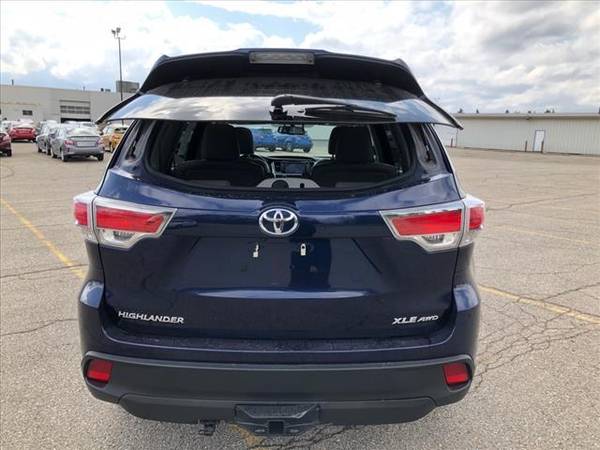 2015 Toyota Highlander XLE - SUV - - by dealer for sale in Waterford, MI – photo 24
