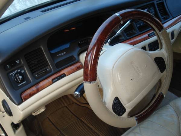 █ 1996 LINCOLN TOWN CAR CARTIER EDITION █ - cars & trucks - by owner... for sale in Weston, MA – photo 16
