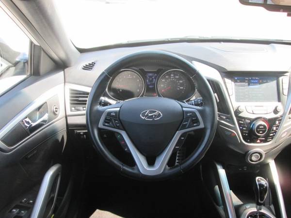 2016 Hyundai Veloster Base coupe White for sale in ROGERS, AR – photo 3