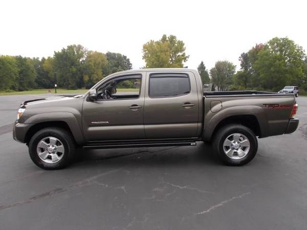 2015 Toyota Tacoma 4WD DOUBLE CAB V6 TRD SPORT - cars & trucks - by... for sale in Cohoes, AK – photo 4
