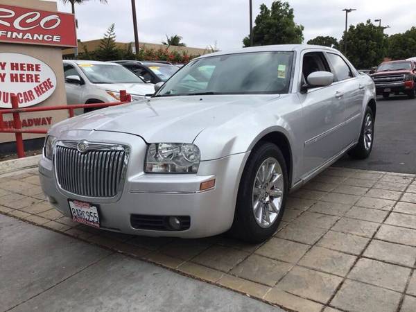 2006 Chrysler 300 TOURING! FOR PARTS ONLY LOW MILES FOR THE YEAR! for sale in Chula vista, CA – photo 4