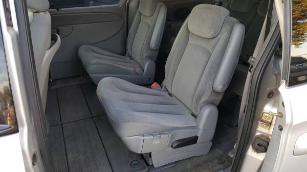 2006 CHRYSLER TOWN & COUNTRY "TOURING" for sale in Sioux Falls, SD – photo 7