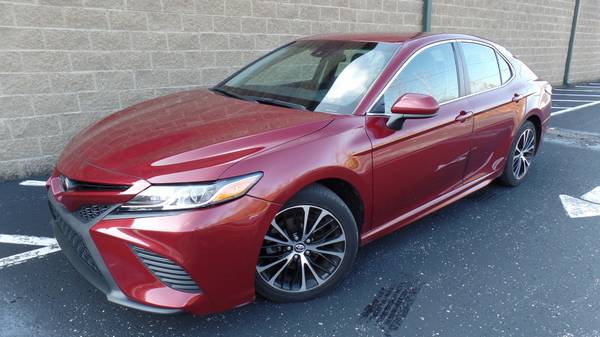 2018 Toyota Camry SE - cars & trucks - by owner - vehicle automotive... for sale in Versailles, KY – photo 2