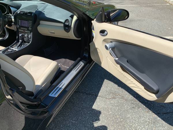 2005 Black Diamond Mercedes Benz SLK 350 Hard Top Convertible Mint for sale in Other, NY – photo 17