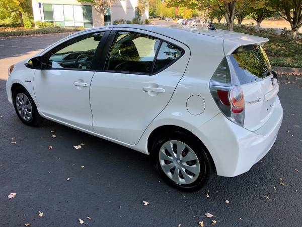 2013 Toyota Prius C 3, LEATHER Seats, 50+ MPG, - cars & trucks - by... for sale in Lake Oswego, OR – photo 2