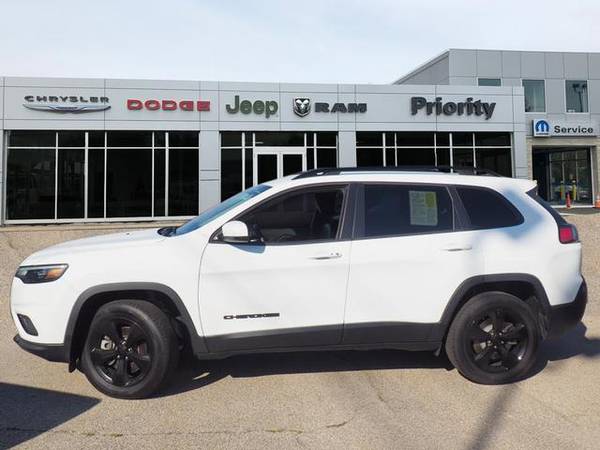 2019 Jeep Cherokee Altitude suv White for sale in Salisbury, MA – photo 2