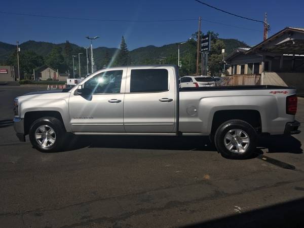2017 Chevrolet Silverado 1500 LT WITH REMOTE LOCKING TAILGATE #52801 for sale in Grants Pass, OR – photo 5