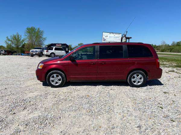 2010 Dodge Grand Caravan - - by dealer - vehicle for sale in New Bloomfield, MO – photo 2