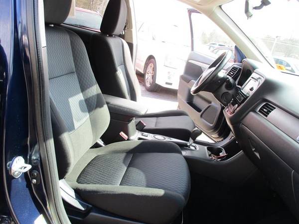 2014 Mitsubishi Outlander SE S-AWC - - by dealer for sale in Somersworth , NH – photo 16