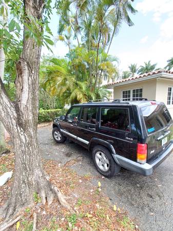 2001 jeep Cherokee xj sport 4 4 for sale in Miami Beach, FL – photo 2