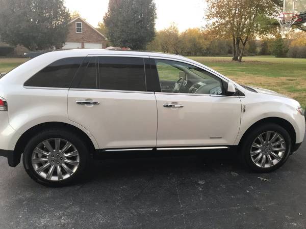 2011 Lincoln MKX Low Miles - cars & trucks - by owner - vehicle... for sale in Thompsons Station, TN – photo 4