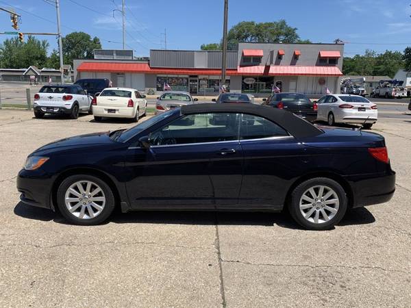 2012 Chrysler 200 Convertible Touring .Financing Available. for sale in Mishawaka, IN – photo 6
