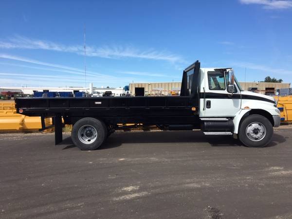 2005 International 4400 with 18 Flatbed/Dump Body for sale in Lake Crystal, MN – photo 12