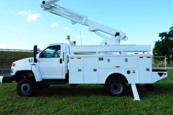 2009 GMC C5500 ALTEC BUCKET TRUCK 4X4 42FT - - by for sale in Other, KY – photo 10
