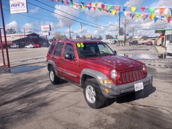2005 Jeep Liberty OUT THE DOOR PRICE REDUCED - - by for sale in Bakersfield, CA – photo 2