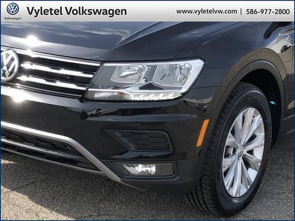 2018 Volkswagen Tiguan SUV 2 0T SE WITH MOONROOF - Volkswagen - cars for sale in Sterling Heights, MI – photo 6