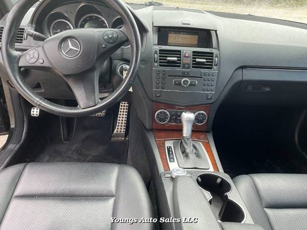 2010 Mercedes Benz C-Class C300 4MATIC Sport Sedan 7-Speed A - cars for sale in Fort Atkinson, WI – photo 11