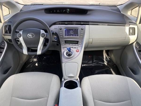 2014 Toyota Prius Three - cars & trucks - by dealer - vehicle... for sale in Sarasota, FL – photo 11