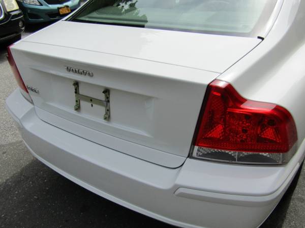 2005 Volvo S60 2.4L, Moonroof, Premium, Cold Pack, like new for sale in Yonkers, NY – photo 11