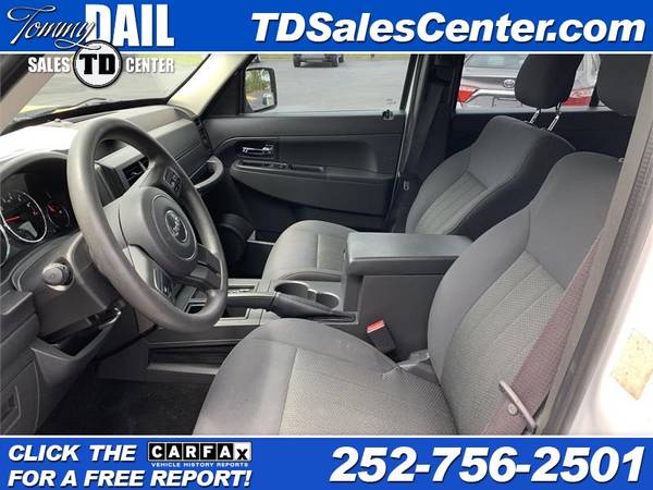 2012 JEEP LIBERTY SPORT - - by dealer - vehicle for sale in Farmville, NC – photo 11