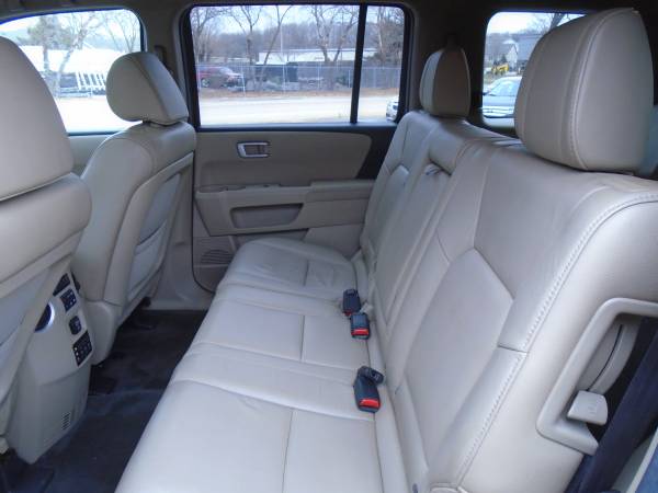 2012 Honda Pilot EXL with DVD 4WD - - by dealer for sale in Bettendorf, IA – photo 7
