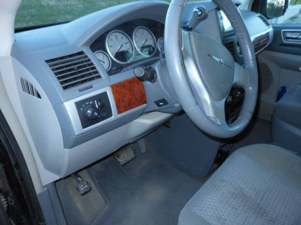 2008 Chrysler Town & Country - cars & trucks - by owner - vehicle... for sale in Warrensburg, MO – photo 12