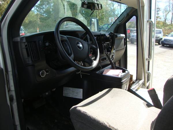 2012 CHEVY G4500 BUS - for sale in Mansfield, OH – photo 7