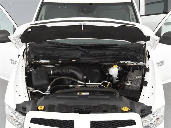2016 Ram 1500 Quad Cab Express Pickup 4D 6 1/3 ft pickup Off white - for sale in Fort Wayne, IN – photo 4
