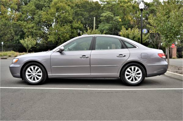2006 Hyundai Azera Limited ----ONLY 52K miles-----loaded--- $6900 for sale in Hillside, NJ – photo 2
