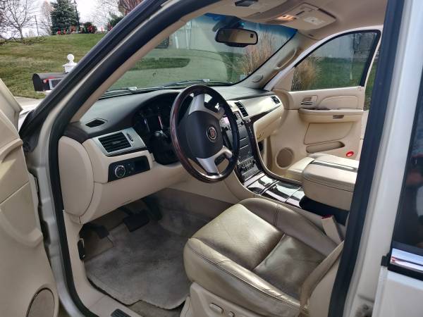 2008 Cadillac Escalade - cars & trucks - by owner - vehicle... for sale in Cincinnati, OH – photo 5