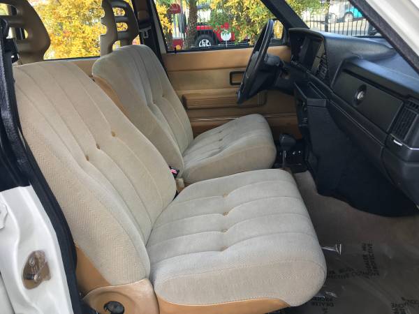 1990 VOLVO / 240DL / WHITE / SUPER CLEAN / LOW MILEAGE / MUST SEE -... for sale in Los Angeles, CA – photo 18