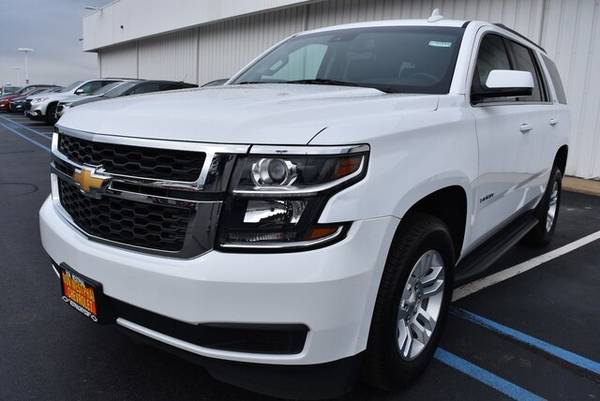2019 Chevy *Chevrolet* *Tahoe* LT suv Summit White for sale in Oswego, IL – photo 6