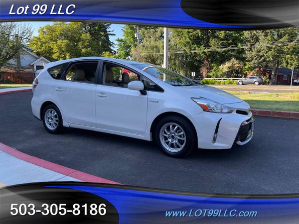 2017 Toyota Prius v Four Wagon 1-Owner Heated Leather Navigation Bac for sale in Milwaukie, OR – photo 8