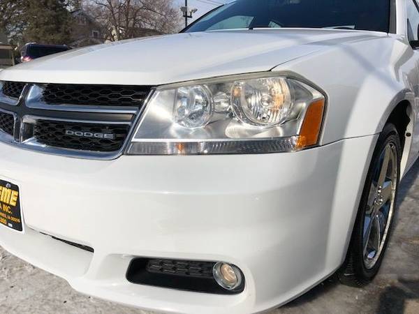 2011 Dodge Avenger LUX - - by dealer - vehicle for sale in Des Moines, IA – photo 8
