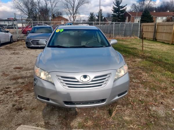2009 Toyota Camry Le - cars & trucks - by dealer - vehicle... for sale in Columbus, OH – photo 2