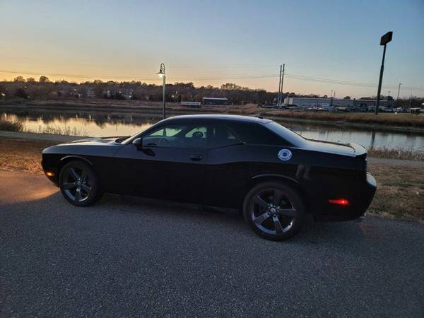 2014 Dodge Challenger - Financing Available! - cars & trucks - by... for sale in Fort Riley, KS – photo 8