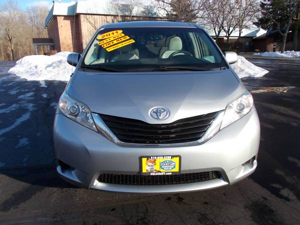 2011 Toyota Sienna 5dr 7-Pass Van V6 LE AWD (Natl) for sale in Cohoes, AK – photo 3