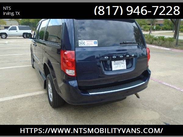 12 DODGE GRAND CARAVAN POWER RAMP MOBILITY HANDICAPPED WHEELCHAIR VAN for sale in Irving, MO – photo 8