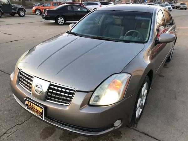 2004 Nissan Maxima SE - cars & trucks - by dealer - vehicle... for sale in Des Moines, IA – photo 2