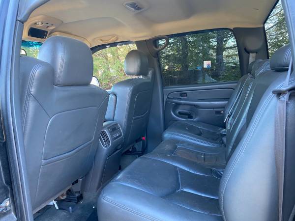 2004 GMC SIERRA 2500HD 4x4 CREW LEATHER RUNS GREAT for sale in Kittery, ME – photo 6