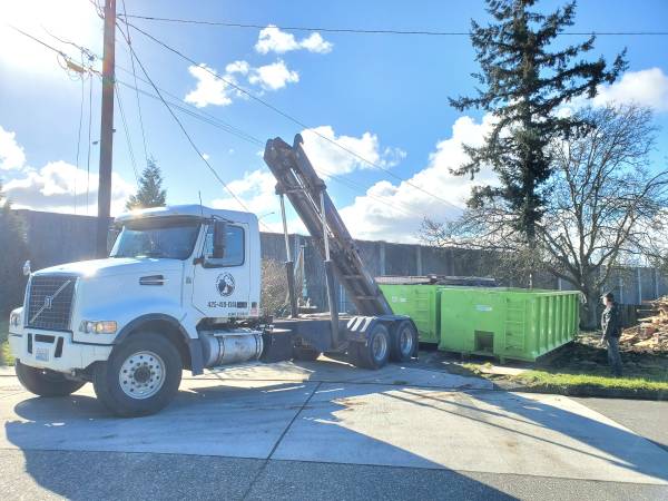 2004 Volvo Dumpster Truck Roll Off Containers - - by for sale in Lake Stevens, WA – photo 14