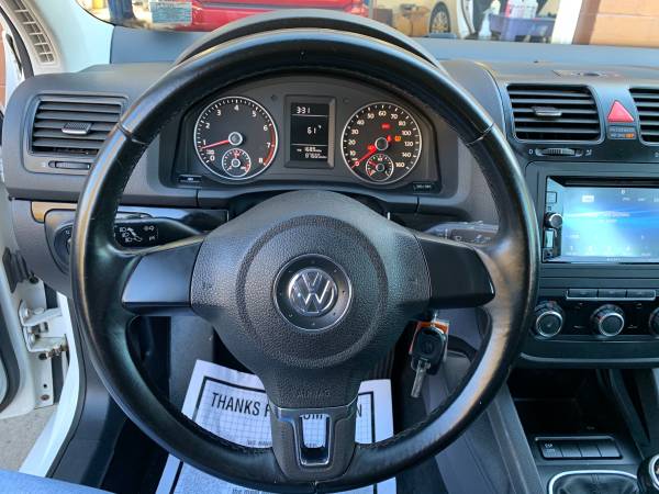 ONLY 87,000 Miles!!! ★ 2010 VW JETTA SE / 5 SPEED Manual - cars &... for sale in Poughkeepsie, NY – photo 10