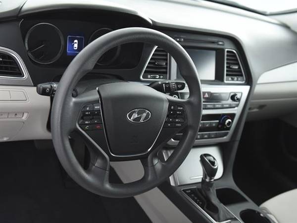 2017 Hyundai Sonata SE Sedan 4D sedan Gray - FINANCE ONLINE for sale in Memphis, TN – photo 2