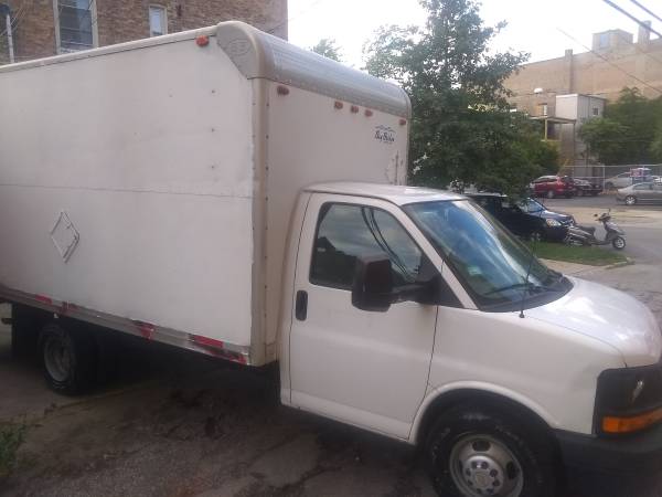 2011 Chevy 3500 series 15 ft box truck for sale in Chicago, IL – photo 2